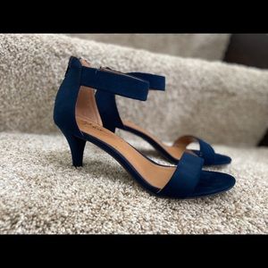 Women’s blue suede heels